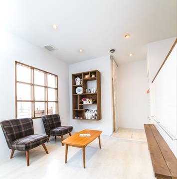 【池田駅】≪年間休日120日≫≪社会保険完備≫≪月給26万円スタート！≫≪18時過ぎに退勤可能≫特許技術のカットや、着付けも学べるます！入客チャンスも多く、ママさん美容師さんも多数活躍しています！「Cache Cache by Capelito（カシュカシュバイカペリート）」からスタイリスト（美容師）の求人☆★