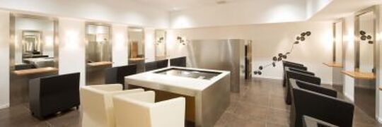 【河内花園】≪社会保険完備≫≪人間関係good≫スタッフをとても大切にしてくれる人気美容室！皆が仲良しで働きやすさもバッチリ！長〜く活躍できる「Champ 花園店（チャンプハナゾノテン）」からアイリスト（まつげエクステ・まつげパーマ・アイブロウ）の求人★☆★