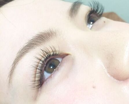 【博多】店内はまるでカフェのような雰囲気！お一人おひとりのお客様を大切にし、寛ぎと癒しの時間を提供している隠れ家サロン「Dep-bloc’s（ディップブロックス）」からアイリスト（アイデザイナー・まつ毛エクステ）の求人！