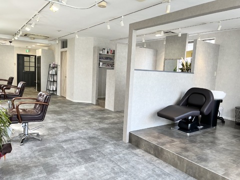 【天神橋筋六丁目】≪完全週休2日制≫≪20時までに退勤可能≫≪駅から徒歩1分≫≪客単価11000円≫≪休憩1時間保障≫オシャレな内装と丁寧な接客が人気のサロン！お客様一人ひとりに向き合った施術をしたい方にオススメです。土日休みの相談可能など、他にも良い条件がたくさんあります！「ROI.（ロイ）」からスタイリスト（美容師）の求人☆★