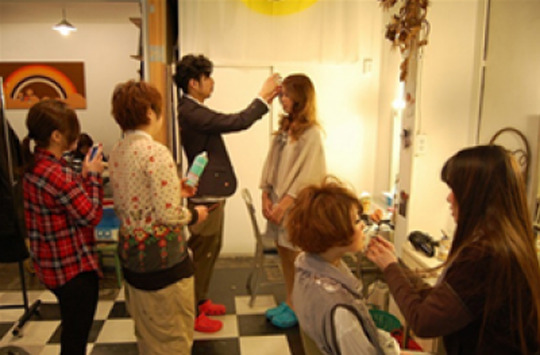 【天満橋】◇◆社会保険完備◆交通費全額支給◆◇個性を大切にし、笑顔の溢れる店内☆あなたらしいナチュラルなスタイルで働いていく事ができますよ♪quiora（キオラ）からアシスタント(美容師)の求人☆★