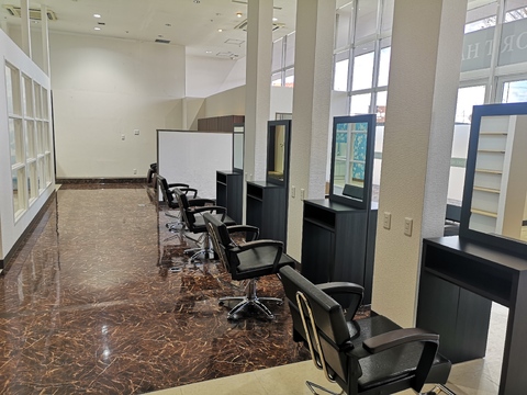 【佐沼】◆キッズルームありでお子様がいるスタッフも歓迎◆指名制ではないので、ライフスタイルに合わせた働き方ができます！ハイキャリアスタッフや一度美容師を離れてしまった方も活躍できる「RAPPORT HAIR イオンタウン佐沼店（ラポールヘアーイオンタウンサヌマテン）」からスタイリスト（美容師）の求人☆★☆