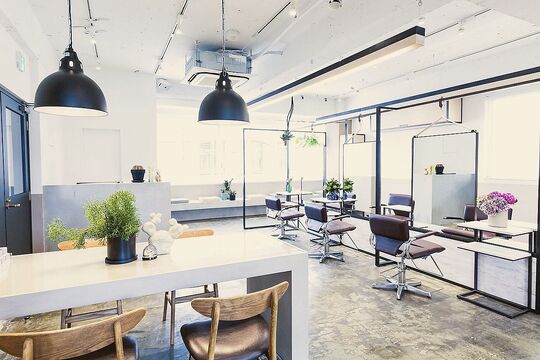 【町田駅】◆高歩合サロン・有給休暇あり・産休育休制度あり◆最低保障＋社会保険完備だが英リアトップクラスの高待遇！安定しながら自分のペースで売上アップに挑戦できるサロン「arts lita（アーツ リタ）」からスタイリスト（美容師）の求人☆★☆