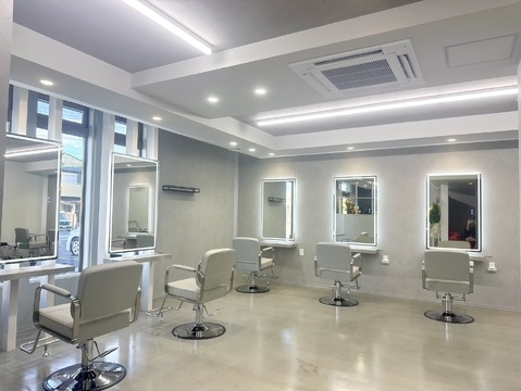 【刈谷駅】最新の薬剤を導入し、トレンドを発信！某有名トリートメントも導入しており、単価UPも狙いやすい環境です！自分に合った入客スタイルと希望時間で働けるサロン「Lana hair salon 刈谷（ラナヘアーサロンカリヤ）」からスタイリスト（美容師）の求人★☆