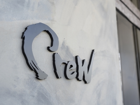 【楽々園】≪完全週休2日制・GW休暇・有給休暇あり≫≪社会保険完備≫高待遇で長く美容師を続けれる環境が揃っています！地域密着でゆったりした雰囲気のヘアサロン！「Crew 本店（クルーホンテン）」からアシスタント（美容師）の求人☆★