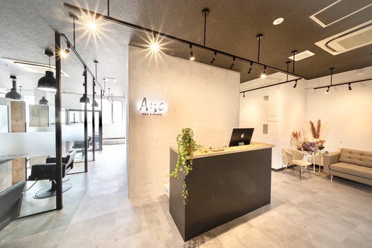 【堺東】≪自由出勤制≫≪マンツーマン施術≫≪フリー40％～／指名50％～≫個室、半個室の落ち着いた雰囲気の髪質改善特化サロン。高単価、高還元率で高収入を目指せます！ライフスタイルに合わせ、のびのび勤務していただくことが可能です！「AnC hair&studio」（アンク ヘアーアンドスタジオ）からスタイリスト（美容師）の求人☆☆