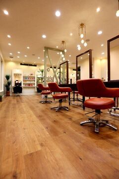 【共和】≪営業中レッスンOK≫≪社会保険完備≫≪充実した教育制度≫営業中のレッスン可能でその人に合った働き方が出来ます！働くママさんも安心して働くことが出来るサロン「Hair&Beauty B’s amor 大府店（ヘアーアンドビューティービーズアモールオオブテン）」からアシスタント（美容師）の求人☆★