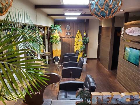 【昭和町】お客様との距離も近く、幅広い層のメンズのお客様に支持されています！プライベート空間の広がるメンズサロン「Sun Flat HOMME’S HAIR（サンフラット オムズ ヘアー）」からスタイリスト（理容師）の求人☆★