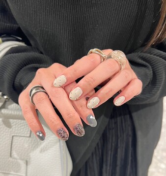 【なんば】≪社会保険完備≫≪講師にもなれる環境≫≪福利厚生充実で安心して働ける環境≫今までの経験を活かしながら技術力向上も叶う！「ANDRUCHE なんばパークス店（アンドルーチェナンバパークステン）」からネイリスト（ネイル）の求人☆☆