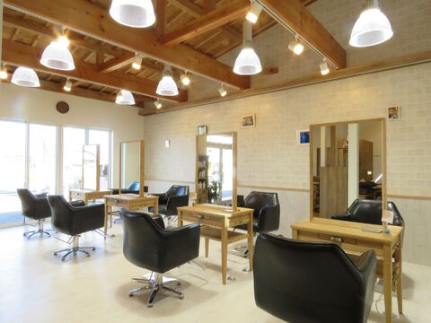 【茶屋町】≪日曜定休あり≫≪有給、連休あり≫≪時短勤務OK≫≪19:30までには退勤可能≫≪最低保証給あり≫≪業務委託へ移行可能≫カフェ風のお洒落な店内！プライベートも充実させながらお仕事ができる環境！「LAVLESS Carpediem（ラブレスカルペディエム）」からスタイリスト（美容師）の求人☆★