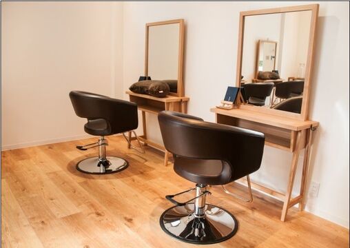 【大久保】≪月給25万円〜≫≪完全週休2日制≫≪20時までに退勤可能≫≪ライフスタイルに合わせて正社員、委託を選択可能≫特殊な技術多数でレベルアップ！高単価＆高収益！店舗拡大につき入客多数！活躍してくれるスタッフさん大募集！体験入店可能！地域密着型アットホームサロン「BONHEUR hair（ボヌールヘアー）」からスタイリスト（美容師）の求人☆★☆