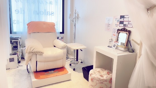 【小路】≪完全自由出勤制≫≪アイリスト・ネイリスト募集≫≪トータルビューティーサロン≫≪完全週休2日制／月給23万円～≫ご自身の入客できる技術のみで入客OK！早回しをすることなく丁寧な施術でお客様に向き合うことができます！「ma'am（マーム）」からネイリスト（ネイル）の求人☆☆