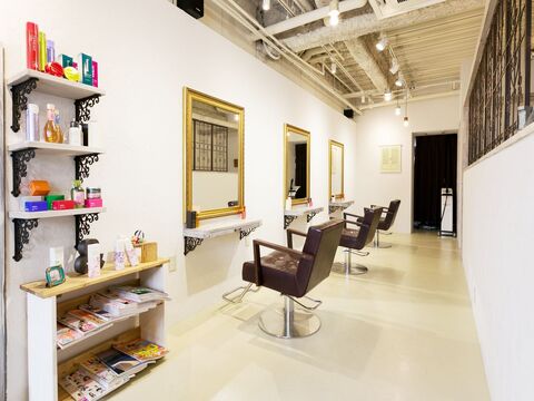 【清水】≪月8日休み！年1回の特別4連休あり≫オーナーさんからマンツーマンで指導を受けられますよ！興味のある方は撮影にも携われるチャンスあり！全ての女性をキレイにするflorun.（フロール）からアシスタント（美容師）の求人☆☆