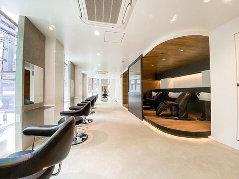 【綱島】◆指名料全額還元・最低保障給あり・自由出勤制・土日休みOK◆エリアトップの口コミ数を頂いており、新規・フリーのお客様の入客チャンス多数。一人ひとりの希望に合った働き方が可能N°3 hair lounge 綱島店（ナンバースリーヘアーラウンジツナシマテンからスタイリスト（美容師）の求人☆★☆