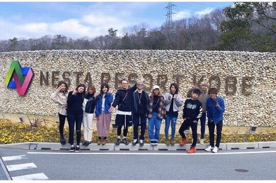 【近鉄富田林駅】≪実働8時間・20時迄に退勤≫≪社会保険完備≫≪パート・アルバイトも募集中≫地域密着で活気ある人気ヘアサロン！広々な店内で幅広いメニューを展開しています！気さくで元気なスタッフが自慢の素敵サロン！「aile ciel(エールシエル)」からスタイリスト（美容師）の求人☆★☆