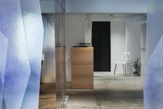 【南船場】≪社会保険完備≫≪正社員or委託で選択可能≫≪ヘア・系列のアイラッシュサロンにて無料施術OK！≫≪指名50～60％還元／フリー40％≫≪早番遅番制≫≪お休みや時間の相談OK≫お洒落な空間で自分に合った働き方をしませんか？「STUD（スタッド）」からスタイリスト（美容師）の求人☆★