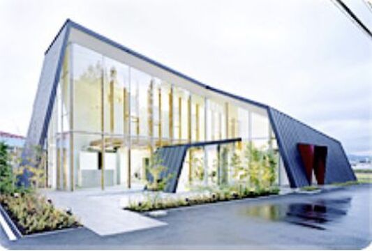 【近江今津】≪月7000円でサロンの寮に住める≫≪月給25万円〜≫≪月8日休み≫≪社会保険完備≫アイラッシュやネイル、着付けも学べるトータルビューティーサロン！入客チャンスもばっちり！「TOP BEAUTY 今津店（トップビューティーイマヅテン）」からスタイリスト（美容師）の求人☆★