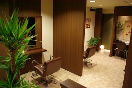 【春日原】≪未経験・通信生・新卒生OK≫駅チカでアクセス抜群！リラックスした空間でお客様としっかり関わる事ができるヘアサロン「JUNOA（ジュノア）」からアシスタント（美容師）の求人☆★☆