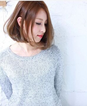 【柳川】≪月給20万円〜≫≪日曜休みあり≫≪年間休日112日≫スタッフの意見を取り入れるお店！興味のあることに挑戦もできてやり甲斐充分！保険もあり、売上の45%還元という頑張りが評価されるサロン「Velta by slash（ベルタバイスラッシュ）」からスタイリスト（美容師）の求人★☆