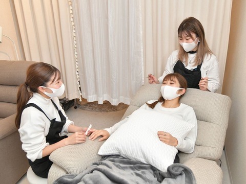 【瓢箪山】≪日祝定休≫≪アイリスト・ネイリスト募集≫トータルビューティーサロン！美容業界では珍しい水日祝定休でプライベートも充実させることができます！「Cure（キュア）」からアイリスト（まつげエクステ・まつげパーマ・アイブロウ）の求人☆★☆