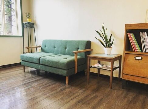 【本山】≪第3日曜日お休み・月休7,8日・社会保険完備≫着付けも学べるので美容師として、できる技術を増やしたい方にもオススメ！！お客様としっかり関われます！ヘアケアに力を入れ、薬剤知識も身につける事ができるヘアサロン「Hair Salon HOME（ヘアーサロンホーム）」からスタイリスト（美容師）の求人☆★☆