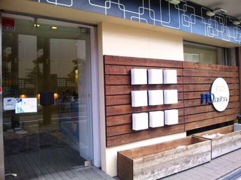 【天下茶屋】≪社会保険完備≫駅スグ！通勤便利♪実践主義のオーナーさんのもと、早期デビュー目指してどんどん経験を積んで成長できますよ！「Studio Mashu（スタジオマッシュ）」アシスタント（美容師）の求人☆★☆