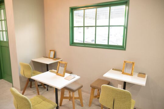 【泉大津】≪完全週休2日≫≪有給休暇あり≫≪実働8時間≫≪社会保険完備≫スタッフ誰もが最高のサービスを提供できる。そんな美容室を本気で目指してます！お客様からは「こんなことまでしてくれるの！ 」という驚きの声も！お客様との交流も多い地域密着サロン「FLOW CLOUD（フロウクラウド）」からアシスタント（美容師）の求人☆★☆