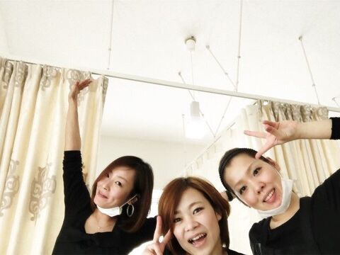 【桜川】≪段階を踏んで学べる≫しっかり基礎から学べる環境！清潔感のある店内に明るい日差しの差し込むオシャレなサロン「La briller（ラブリエ）」からエステティシャンの求人☆☆