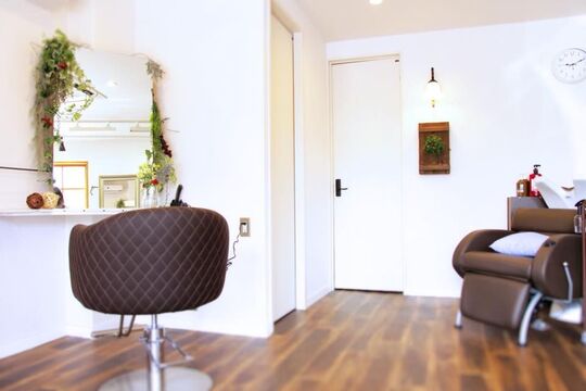 【熊取】≪社会保険制度あり≫美容師を楽しく頑張れます！営業時間内のレッスンで、自分のペースで成長できる地域の人気サロン「mitte by Lumo hair（ミッテ バイ ルモヘアー）」からアシスタント（美容師）の求人★☆