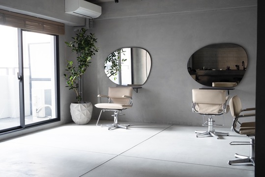 【本町】≪正社員または業務委託≫≪社会保険完備≫≪月2回まで土日休みOK≫≪週1日勤務～OK≫≪マンツーマン接客OK≫≪客単価12000円≫≪SNS集客サポートあり≫オシャレで上質な空間での洗練された技術を提供します！これまでの経験を活かしたい方も、もっとスキルを磨きたい方も大歓迎！「LENORA 本町（レノラホンマチ）」からスタイリスト（美容師）の求人☆★