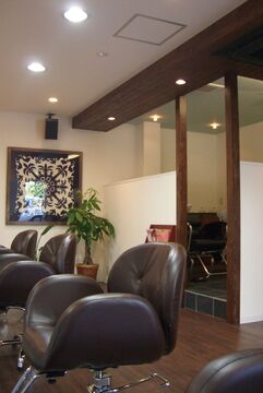 【千里山】≪月給25万円〜≫≪社会保険完備≫≪平均退社19時台≫新規のお客様も多いので、入客チャンスあり！美容師として長く働きやすいサロン環境を目指しています！地域の幅広い層のお客様から支持を得ているアットホームなサロン！「moana hair（モアナヘアー）」からスタイリスト（美容師）の求人☆★