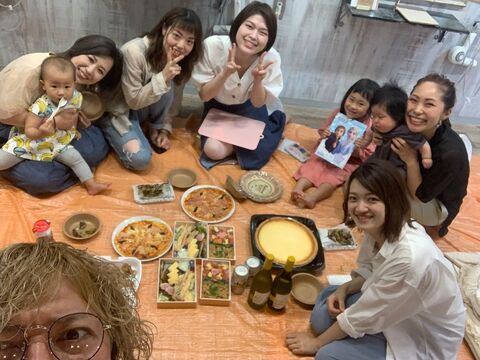 【関大前】≪月8日休み！≫≪土曜日のお休み月2回ＯＫ≫≪社会保険完備≫長く働きやすい環境が揃った地域密着型サロン!!着付け、メイクなど幅広い技術も学べます!!トータルで色んな事に挑戦できる「KAMINOTE（カミノート）」からスタイリスト（美容師）の求人★☆