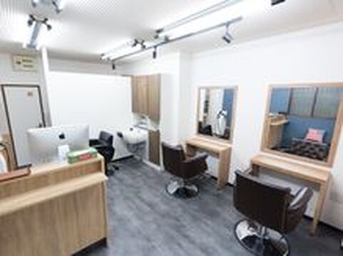 【喜連瓜破】≪完全週休2日制≫≪平均退社時間19時≫ノルマ・残業無し◇◆美容師として無理なく働ける環境が充実♪春には新店のオープンも予定しています♪「hanare（ハナレ)」からスタイリスト・Jr.スタイリスト（美容師）の求人☆★☆