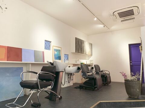 【鳳】≪社会保険完備≫≪完全週休2日制≫≪18:00〜19:00平均退社≫プライベートとメリハリつけて働ける！完全予約制なのでお客様としっかり時間をかけて関われます◎幅広い年齢層のお客様に支持されている髪質改善専門美容室「LITTLEBRIO（リトルブリオ）」からアシスタント（美容師）の求人☆★☆