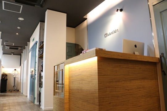 【福島駅】≪完全週休2日制・日曜日休み≫≪実働8時間≫≪社会保険完備≫≪時短社員やパート制度もあり≫全席半個室でのエイジングケアや髪質改善が大人気！マンツーマン制での高単価サロン！「kamiken.清明店（カミケンセイメイテン）」からスタイリスト（美容師）の求人☆★☆