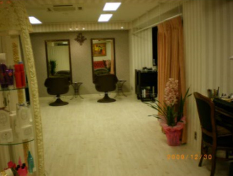 【心斎橋】≪週休2日制≫予約状況により早上がりや遅出出勤等もあり！オーナーさんのお客様が中心の駅近プライベートサロン！お客様とじっくり関われる環境です！ネイルやマツエク等トータルビューティに興味がある方にもオススメ！「SAKURA Total Beauty（サクラトータルビューティー）」からアシスタント（美容師）の求人☆☆