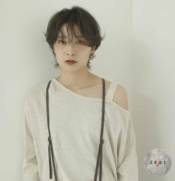 【JR和歌山駅前】≪月8,9日休み≫≪デビューまで最短1年≫≪営業中レッスンOK≫≪社会保険完備≫≪住宅手当あり≫≪忌引き休暇あり≫≪産休育休制度あり≫≪客単価10000円以上≫≪マツエク技術の取得可能≫スタイリストデビューまでのカリキュラム充実！ハイクオリティな技術を学ぶことができるサロン！「2007（ニーゼロゼロナナ）」からアシスタント（美容師）の求人★☆