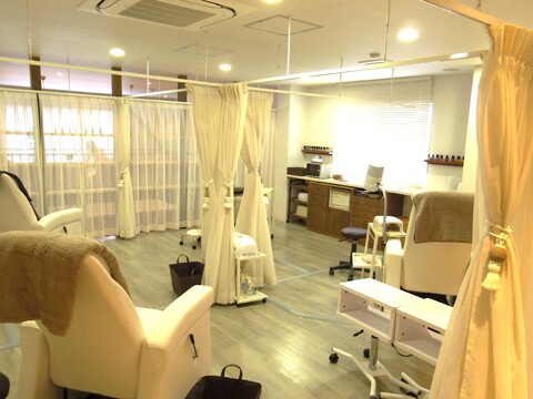 【JR三田】社会保険完備！確実にステップアップ出来る環境！トータルビューティサロン「hair&relaxation ecia（ヘアーアンドリラクゼーション エシア）」からアシスタント（美容師）の求人☆★