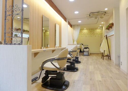 【久米田】≪完全週休2日≫≪平均19時退勤≫≪社会保険完備≫エイジングケアが強み！美肌、美髪づくりのヘアサロン♪メリハリつけて働けるのでプライベートも充実させられますよ☆「Lyuca（リュッカ）」からスタイリスト（美容師）の求人☆★☆