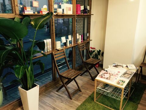 【豊中】≪入客チャンス大≫≪整容国保あり≫≪メリハリつけて働けます!!≫スタッフ同士仲が良くて自由なお店です!!お客様と密に関われる環境で毎日楽しく働けます！地域密着型のアットホームサロン“VIB hair（ヴィーブヘアー）”からスタイリスト（美容師）の求人☆★