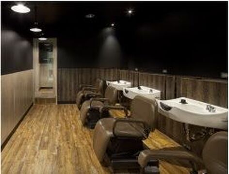 【五香】◇◆日曜休みあり・月8日休み・産休育休制度あり・社会保険完備◆◇月給25.5万円スタートと抜群の好待遇！サロンワーク以外の活動も多いので、美容師としての職業を全力で楽しめる環境です♪“TRUTH  五香店（トゥルースゴコウテン）からスタイリスト（美容師）の求人★☆