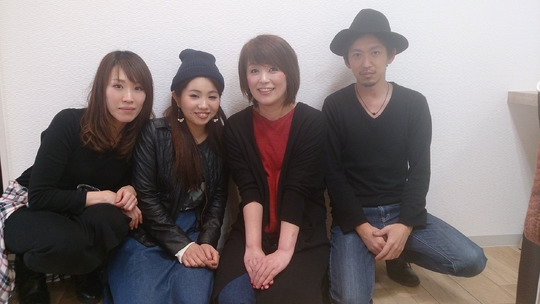 【帯高】≪日曜休みあり・社会保険完備・選べるお休み日数・育休産休実績あり・ブランクOK・予約を切って休憩取得可能≫業界トップクラスの福利厚生！自分の時間も大切にしながらメリハリをつけて活躍できるサロン「ame（アム）」からスタイリスト（美容師）の求人☆★