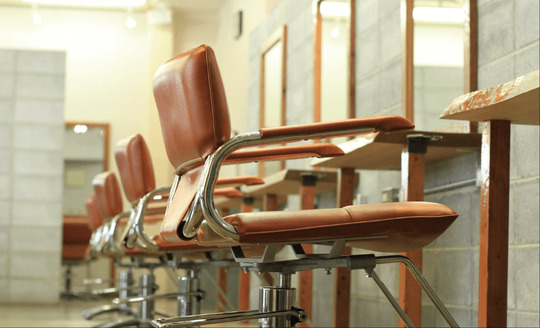 【福知山市民病院口】≪営業中レッスンあり≫≪月8,9日休み≫≪社会保険完備≫営業内レッスンあり！無理なく美容の技術を身につけてスタイリストを目指せます！アイラッシュも提供する地域密着のトータルビューティーサロン「tota（トータ）」からアシスタント（美容師）の求人★☆