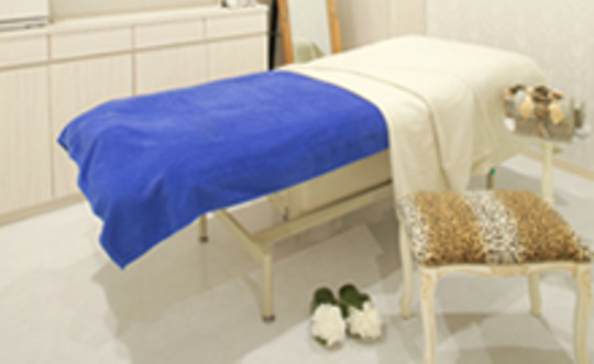 【烏丸御池】社会保険完備☆エステティシャンとしてだけではなく、素敵な女性に成長出来るサロン 働きやすい環境が整っています♪”Salan de Lumignon（サロン　ド　ルミニョン）”からエステティシャン（エステ）の求人♪