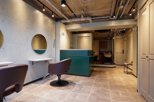 【荻窪】≪月10日休み≫≪客単価1万円≫≪土日休みOK≫集客力のある人気サロン！少人数でスタッフ同士も仲が良く、居心地の良さが自慢です！「u_1（ユーワン）」からスタイリスト（美容師）の求人☆★