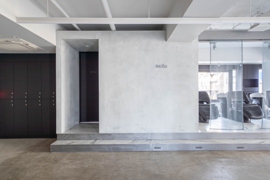 【南船場】≪月給22万円≫≪月8日休み≫≪社会保険完備≫≪営業中レッスン≫髪質改善トリートメント＆ケアカラーが人気のヘアサロン！「tuelu by dipty MOILA（トゥエル バイ ディプティ モイラ）」からアシスタント（美容師）の求人☆★☆