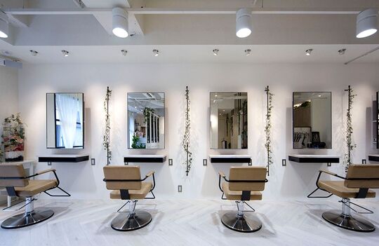 【JR塚本駅】≪月給27万円以上≫≪完全週休2日制&有給あり≫≪社会保険完備≫地域密着のカジュアルヘアサロン！！福利厚生が整い美容師として長く安心して働ける体制です！「BATTERY 塚本店（バッテリーツカモトテン）」からスタイリスト（美容師）の求人☆★☆