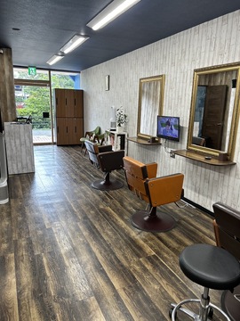 【寝屋川市駅】≪スタッフ大募集中≫≪ブランクのあるママさん美容師も歓迎≫≪業務委託と正社員とパートの働き方を選択可能≫扶養内範囲での勤務も大歓迎！ママさんスタッフ多数活躍中！入客チャンス多数あり！少人数制の地域密着型のアットホームサロン！「2nd Vintage（セカンドヴィンテージ）」からスタイリスト（美容師）の求人☆★