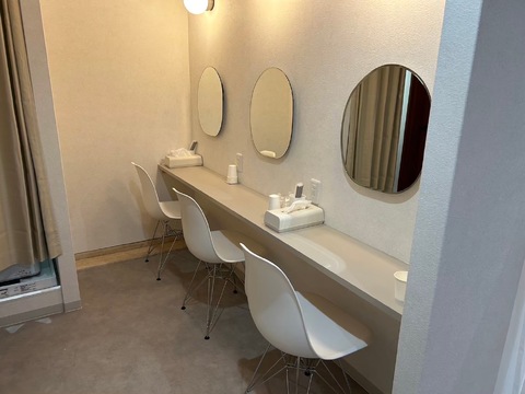 【京橋】≪アイブロウ&まつ毛パーマ専門店 ≫≪平日は11～20時、土日祝は10～19時までの営業≫≪完全週休2日制≫歩合給充実＆入客スタイルのカスタマイズOKで自分のペースで働ける！「grey 京橋店（グレイキョウバシテン）」からアイリスト（まつげパーマ・アイブロウ）の求人☆☆