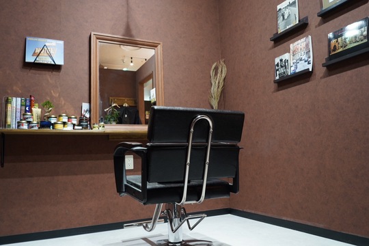 【JR難波】≪完全週休2日制≫≪実働8時間≫≪社会保険完備≫≪完全マンツーマン≫大手企業が手掛ける高単価サロン！福利厚生や条件面が整った会社です！「E 難波OCAT店（イーナンバオーキャットテン）」からスタイリスト（美容師）の求人★☆